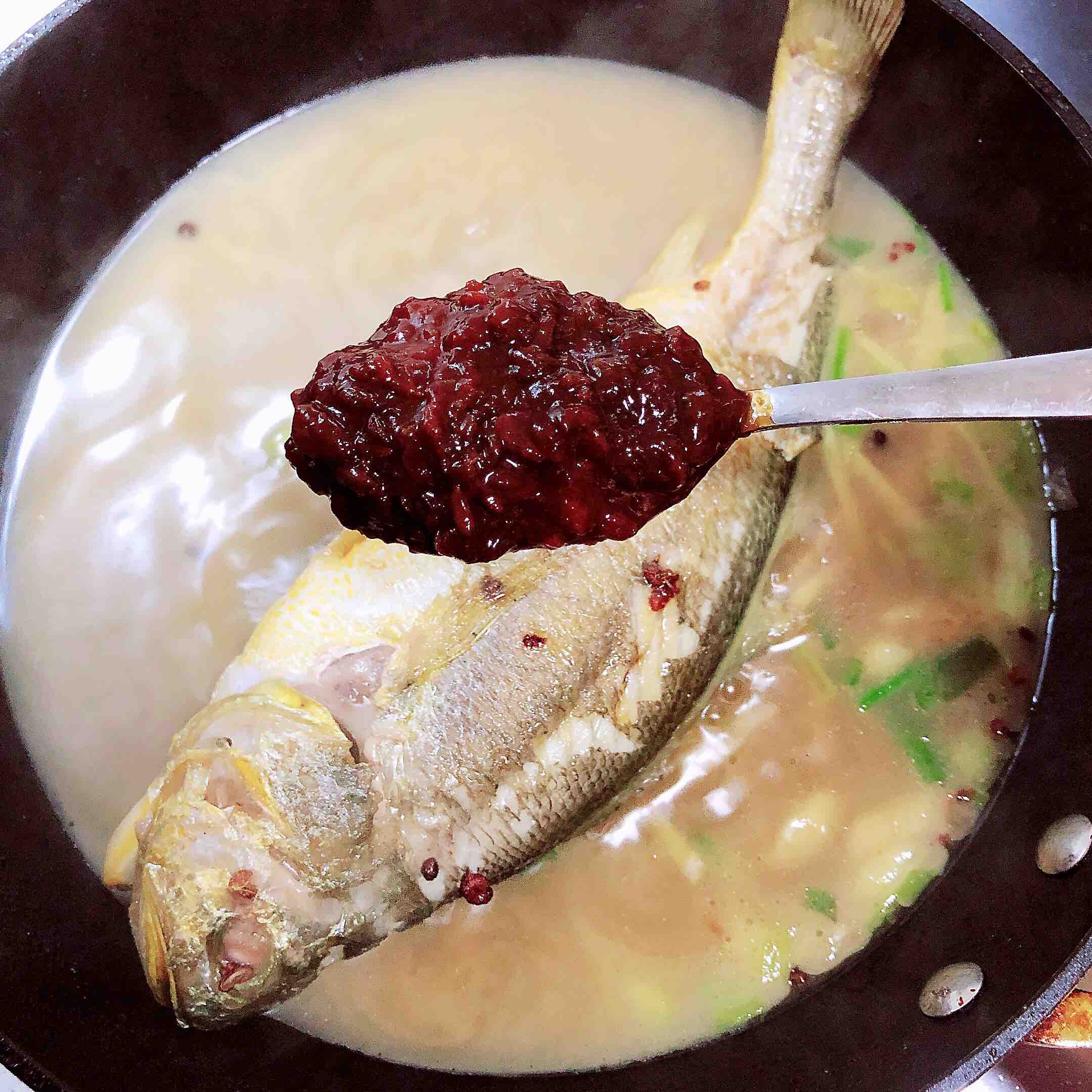 醬燜黃花魚的做法-咸鮮味燜菜譜-易網健康養生網 醬燜黃花魚的做法-咸鮮味燜菜譜