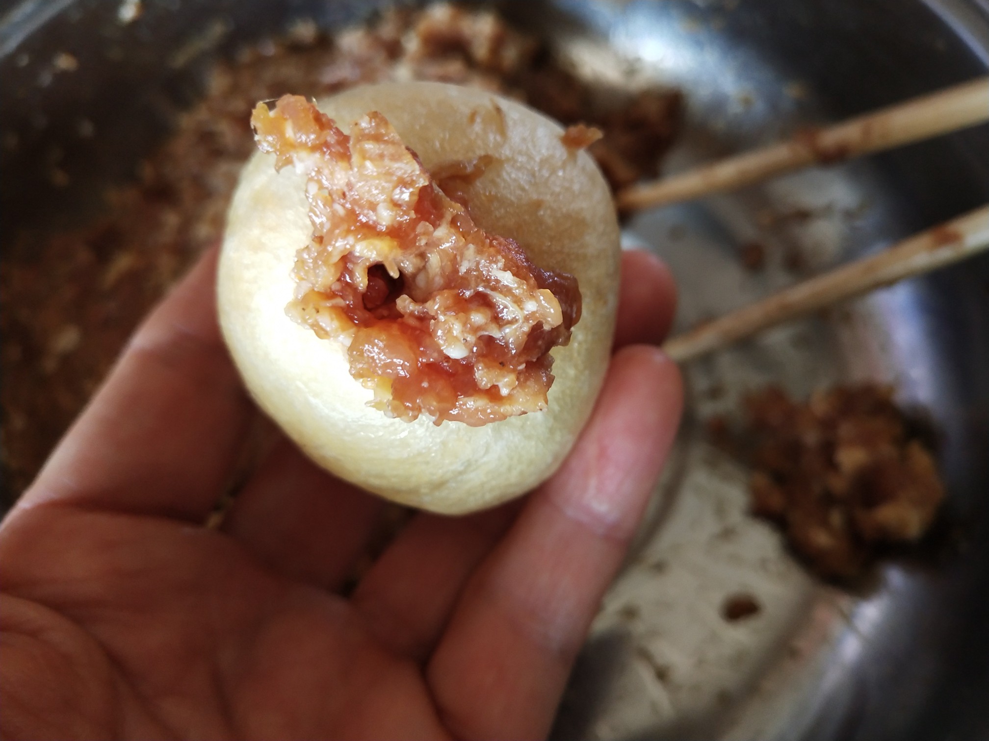 油面筋釀肉的做法-咸鮮味煮菜譜-易網(wǎng)健康養(yǎng)生網(wǎng) 油面筋釀肉的做法-咸鮮味煮菜譜