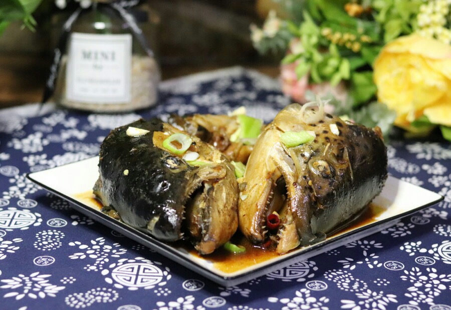 醬三文魚頭的做法-家常味燉菜譜-易網健康養生網 醬三文魚頭的做法-家常味燉菜譜