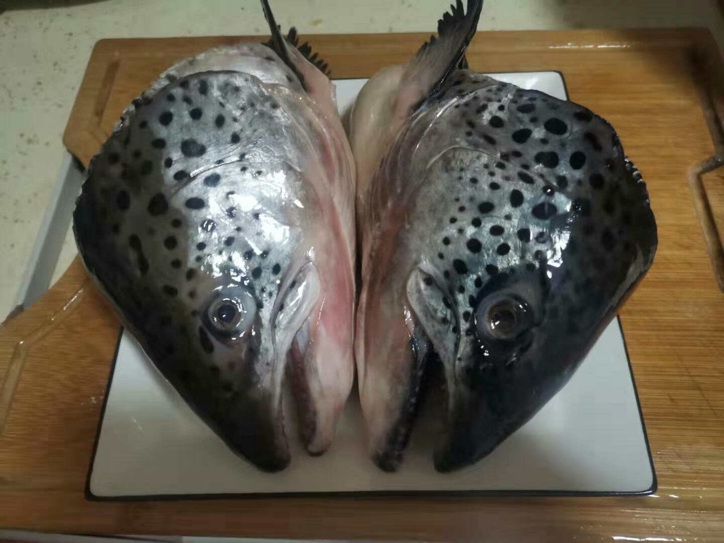 醬三文魚頭的做法-家常味燉菜譜