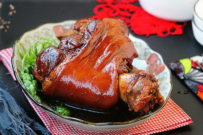 招財(cái)肘子的做法-其它口味燉菜譜-易網(wǎng)健康養(yǎng)生網(wǎng) 招財(cái)肘子的做法-其它口味燉菜譜
