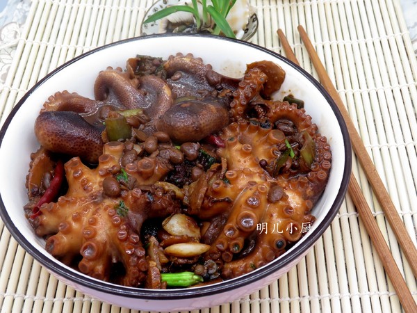 爆頭八爪魚的做法-家常味燉菜譜-易網健康養生網 爆頭八爪魚的做法-家常味燉菜譜
