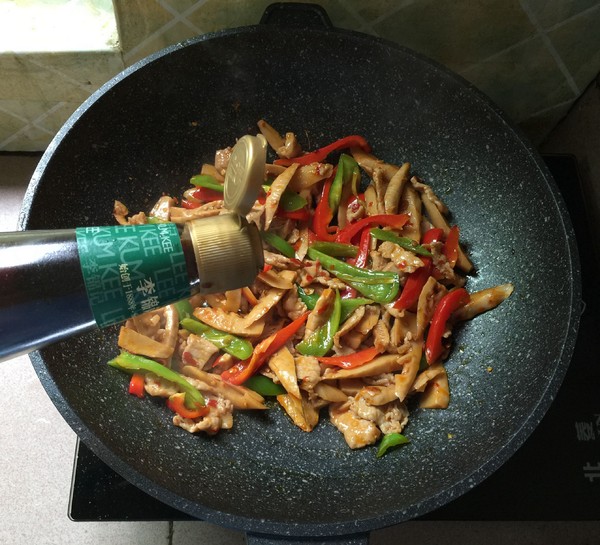 春筍炒瘦肉的做法-香辣味炒菜譜-易網健康養生網 春筍炒瘦肉的做法-香辣味炒菜譜