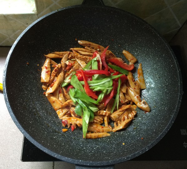 春筍炒瘦肉的做法-香辣味炒菜譜-易網健康養生網 春筍炒瘦肉的做法-香辣味炒菜譜