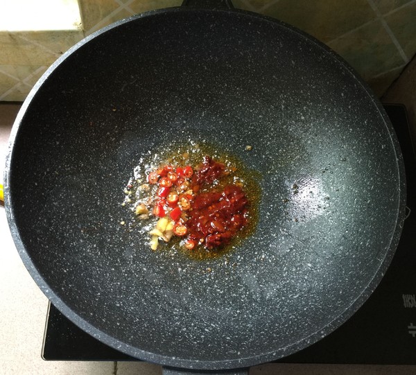 春筍炒瘦肉的做法-香辣味炒菜譜-易網健康養生網 春筍炒瘦肉的做法-香辣味炒菜譜