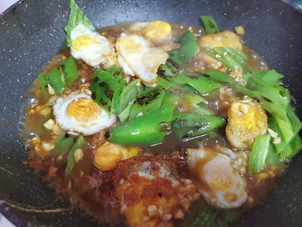 虎皮尖椒鵪鶉蛋的做法-咸鮮味煮菜譜-易網(wǎng)健康養(yǎng)生網(wǎng) 虎皮尖椒鵪鶉蛋的做法-咸鮮味煮菜譜