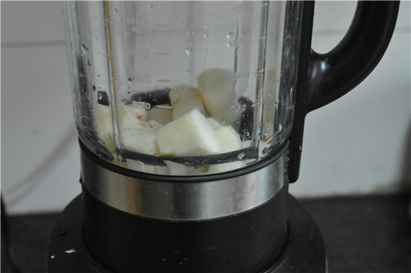 黑豆糕的做法-甜味蒸菜譜-易網<a href=http://m.aoa7937.com/ target=_blank class=infotextkey>健康養生</a>網 黑豆糕的做法-甜味蒸菜譜