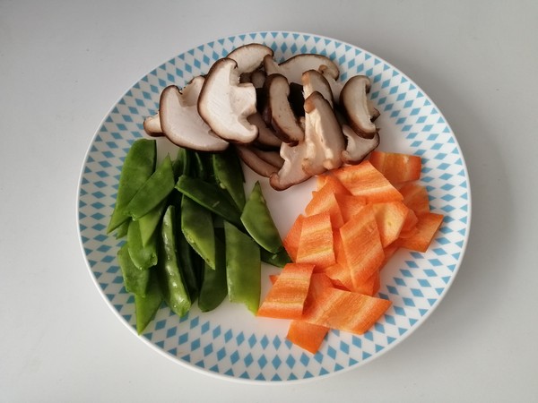 香菇炒荷蘭豆的做法-家常味炒菜譜