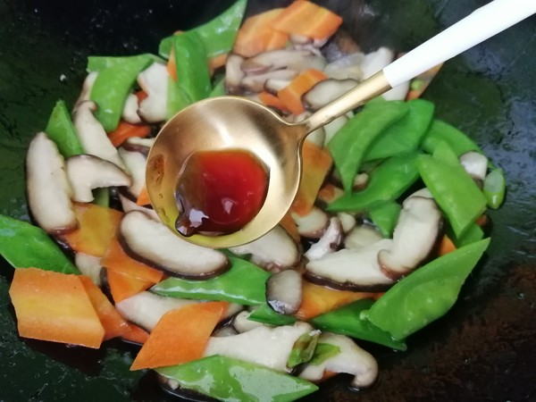 香菇炒荷蘭豆的做法-家常味炒菜譜