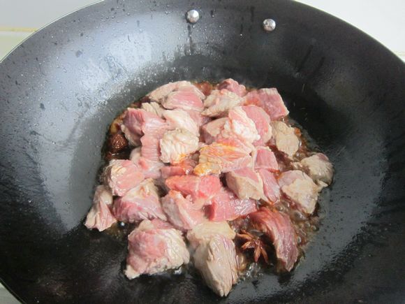 紅燒牛肉的做法-家常味燒菜譜-易網(wǎng)健康養(yǎng)生網(wǎng) 紅燒牛肉的做法-家常味燒菜譜