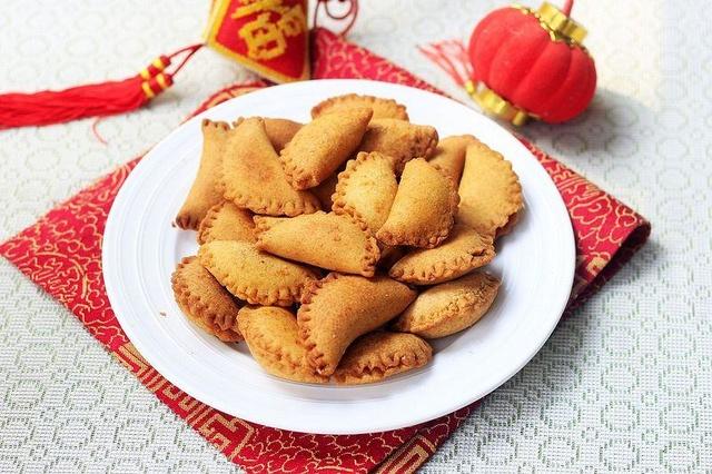 炸油角的做法-甜味炸菜譜-易網(wǎng)健康養(yǎng)生網(wǎng) 炸油角的做法-甜味炸菜譜