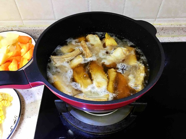 排骨燉玉米的做法-咸鮮味燉菜譜-易網健康養生網 排骨燉玉米的做法-咸鮮味燉菜譜