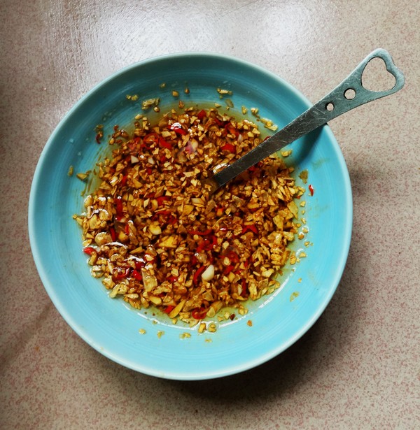 金銀蒜蒸鮑魚的做法-蒜香味蒸菜譜-易網(wǎng)健康養(yǎng)生網(wǎng) 金銀蒜蒸鮑魚的做法-蒜香味蒸菜譜