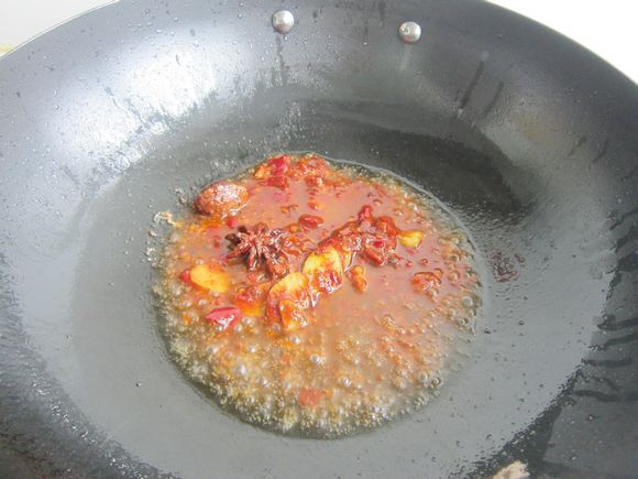 紅燒牛肉的做法-家常味燒菜譜-易網(wǎng)健康養(yǎng)生網(wǎng) 紅燒牛肉的做法-家常味燒菜譜