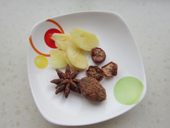 紅燒牛肉的做法-家常味燒菜譜-易網(wǎng)健康養(yǎng)生網(wǎng) 紅燒牛肉的做法-家常味燒菜譜