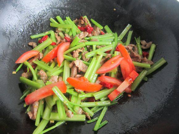 毛芹菜炒羊肉的做法-家常味炒菜譜