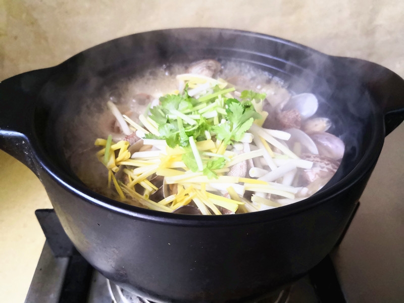 花蛤豆腐鍋的做法-家常味燉菜譜