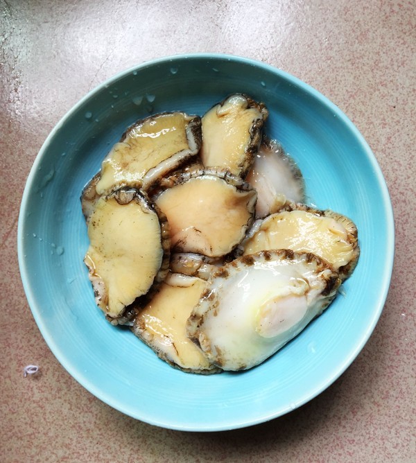 金銀蒜蒸鮑魚的做法-蒜香味蒸菜譜-易網(wǎng)健康養(yǎng)生網(wǎng) 金銀蒜蒸鮑魚的做法-蒜香味蒸菜譜
