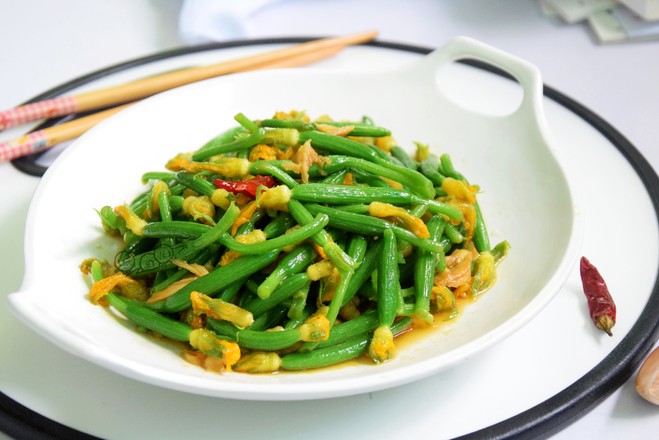 涼拌黃瓜花的做法-家常味拌菜譜-易網(wǎng)健康養(yǎng)生網(wǎng) 涼拌黃瓜花的做法-家常味拌菜譜