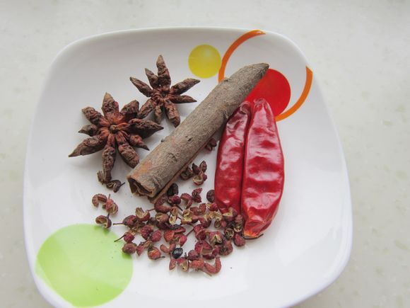 花生紅燒豬蹄的做法-家常味燒菜譜-易網<a href=http://m.aoa7937.com/ target=_blank class=infotextkey>健康養生</a>網 花生紅燒豬蹄的做法-家常味燒菜譜