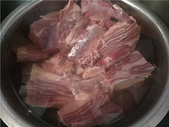 香辣鹵牛肉的做法-香辣味鹵菜譜-易網<a href=http://m.aoa7937.com/ target=_blank class=infotextkey>健康養生</a>網 香辣鹵牛肉的做法-香辣味鹵菜譜