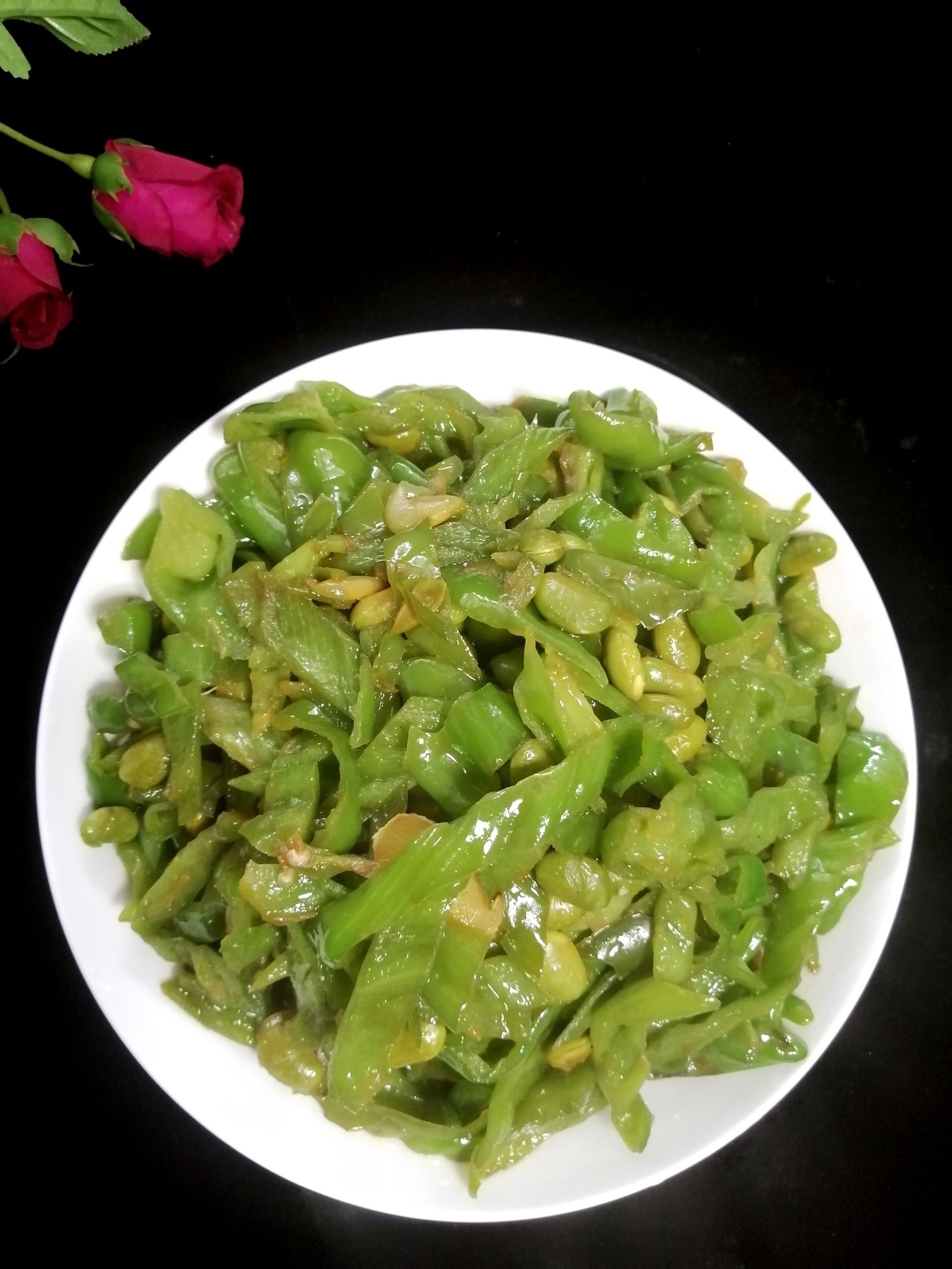 青椒毛豆米的做法-家常味炒菜譜-易網(wǎng)健康養(yǎng)生網(wǎng) 青椒毛豆米的做法-家常味炒菜譜