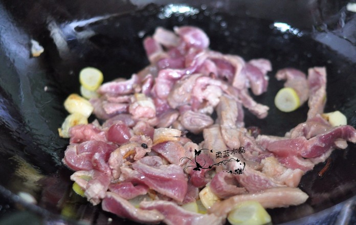 茄子炒肉的做法-家常味炒菜譜
