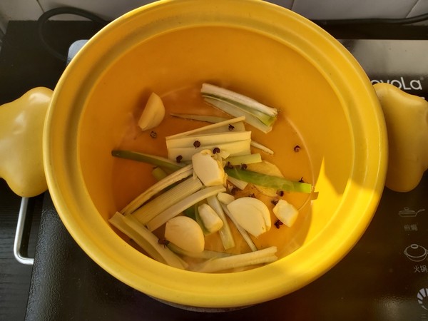 奧爾良砂鍋雞煲的做法-家常味砂鍋菜譜
