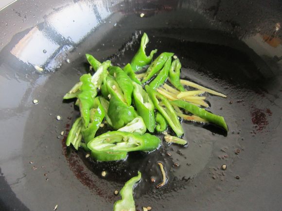 橙子皮炒肉絲的做法-家常味炒菜譜