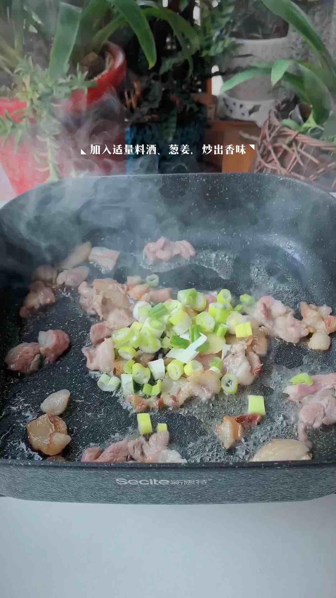 白菜粉皮五花肉的做法-咸鮮味燉菜譜