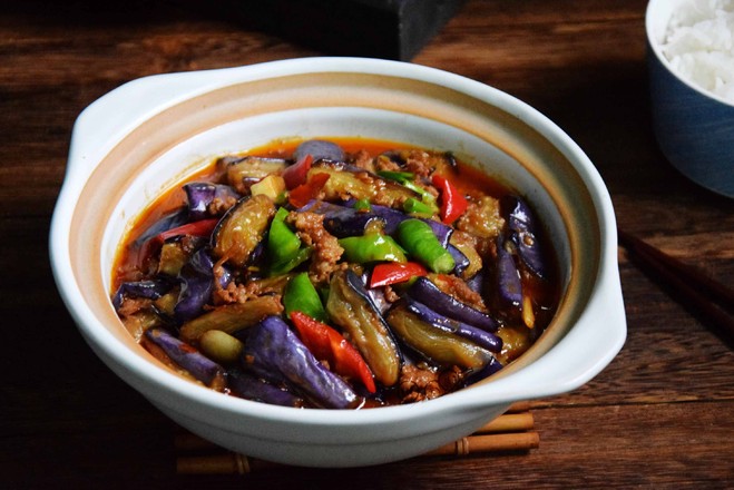 魚香茄子煲的做法-醬香味燒菜譜-易網健康養生網 魚香茄子煲的做法-醬香味燒菜譜