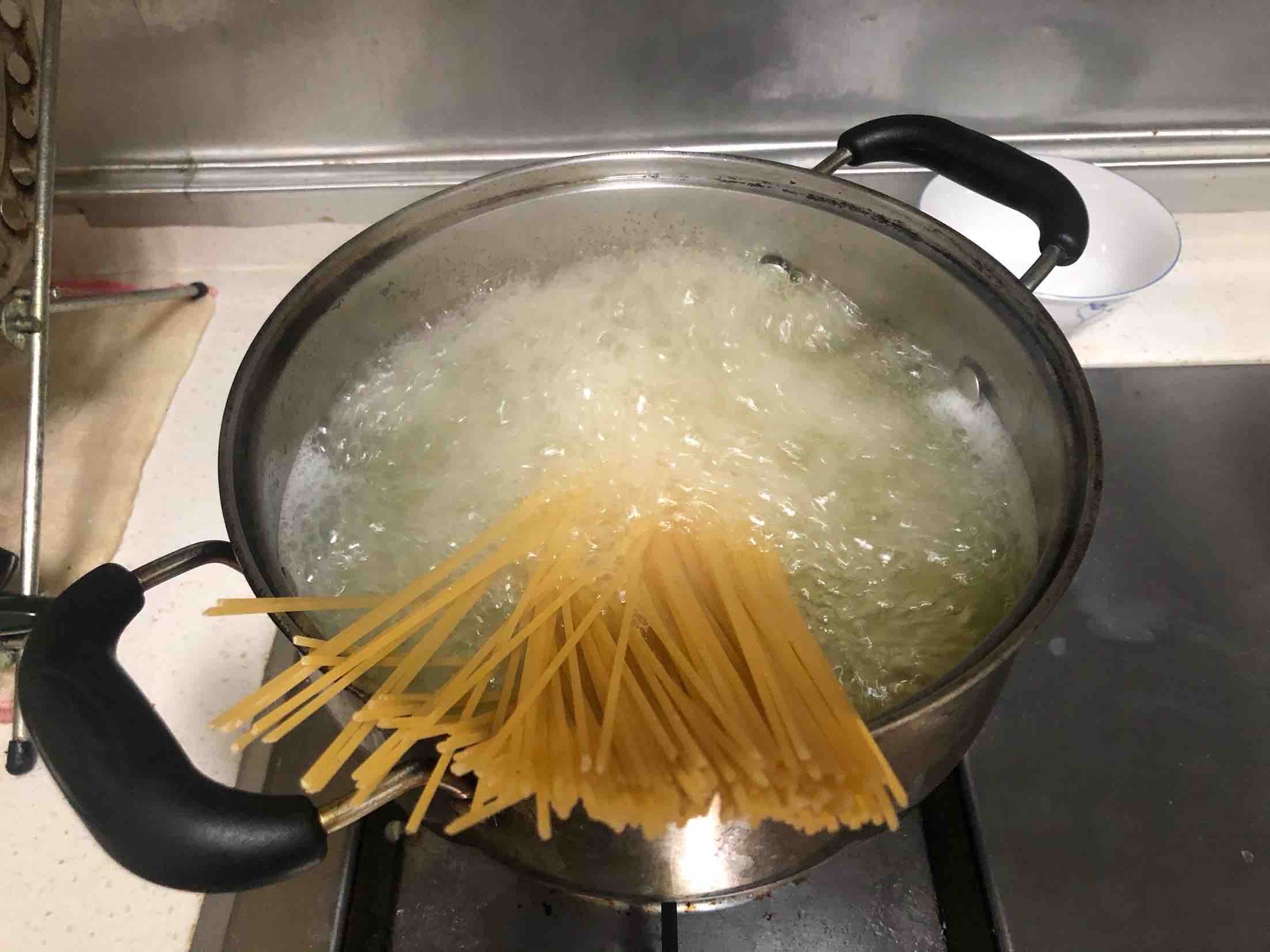 瑤柱西蘭花意面(scallops spaghetti)的做法-咸鮮味炒菜譜-易網(wǎng)健康養(yǎng)生網(wǎng) 瑤柱西蘭花意面(scallops spaghetti)的做法-咸鮮味炒菜譜