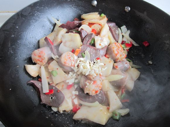 爆炒面肺子的做法-香辣味炒菜譜-易網健康養生網 爆炒面肺子的做法-香辣味炒菜譜