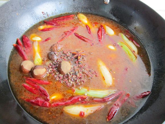 大盤雞火鍋的做法-家常味燉菜譜-易網(wǎng)健康養(yǎng)生網(wǎng) 大盤雞火鍋的做法-家常味燉菜譜