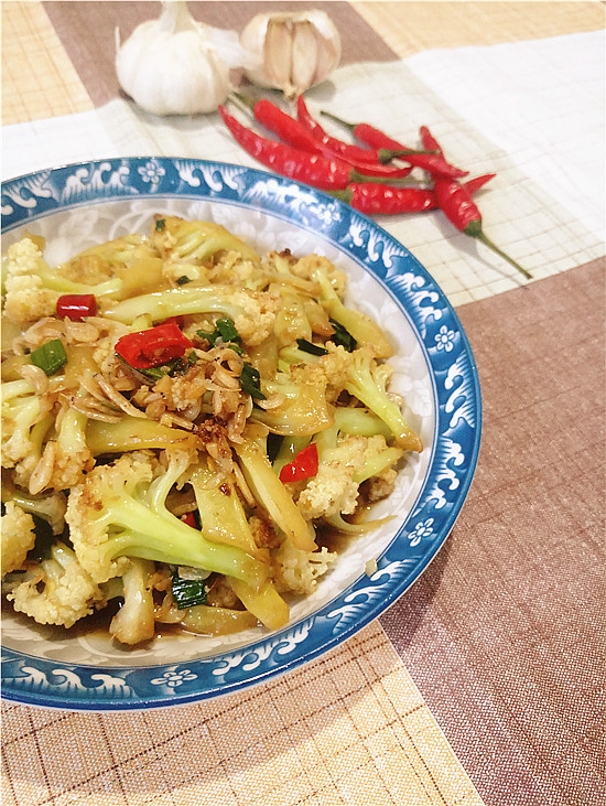 酸辣蝦皮炒菜花的做法-酸辣味炒菜譜-易網健康養生網 酸辣蝦皮炒菜花的做法-酸辣味炒菜譜