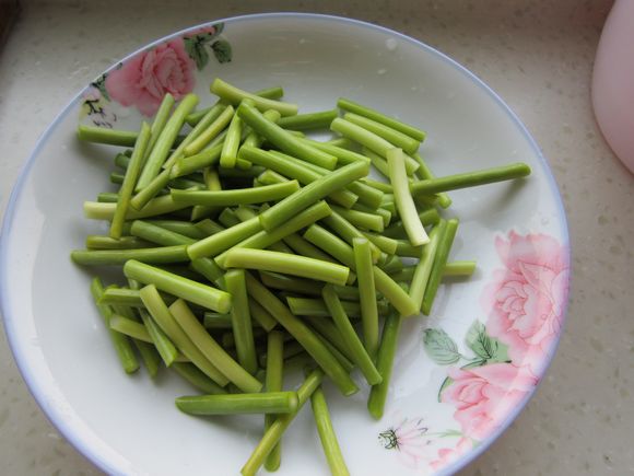 香干蒜薹炒肉絲的做法-家常味炒菜譜-易網(wǎng)健康養(yǎng)生網(wǎng) 香干蒜薹炒肉絲的做法-家常味炒菜譜