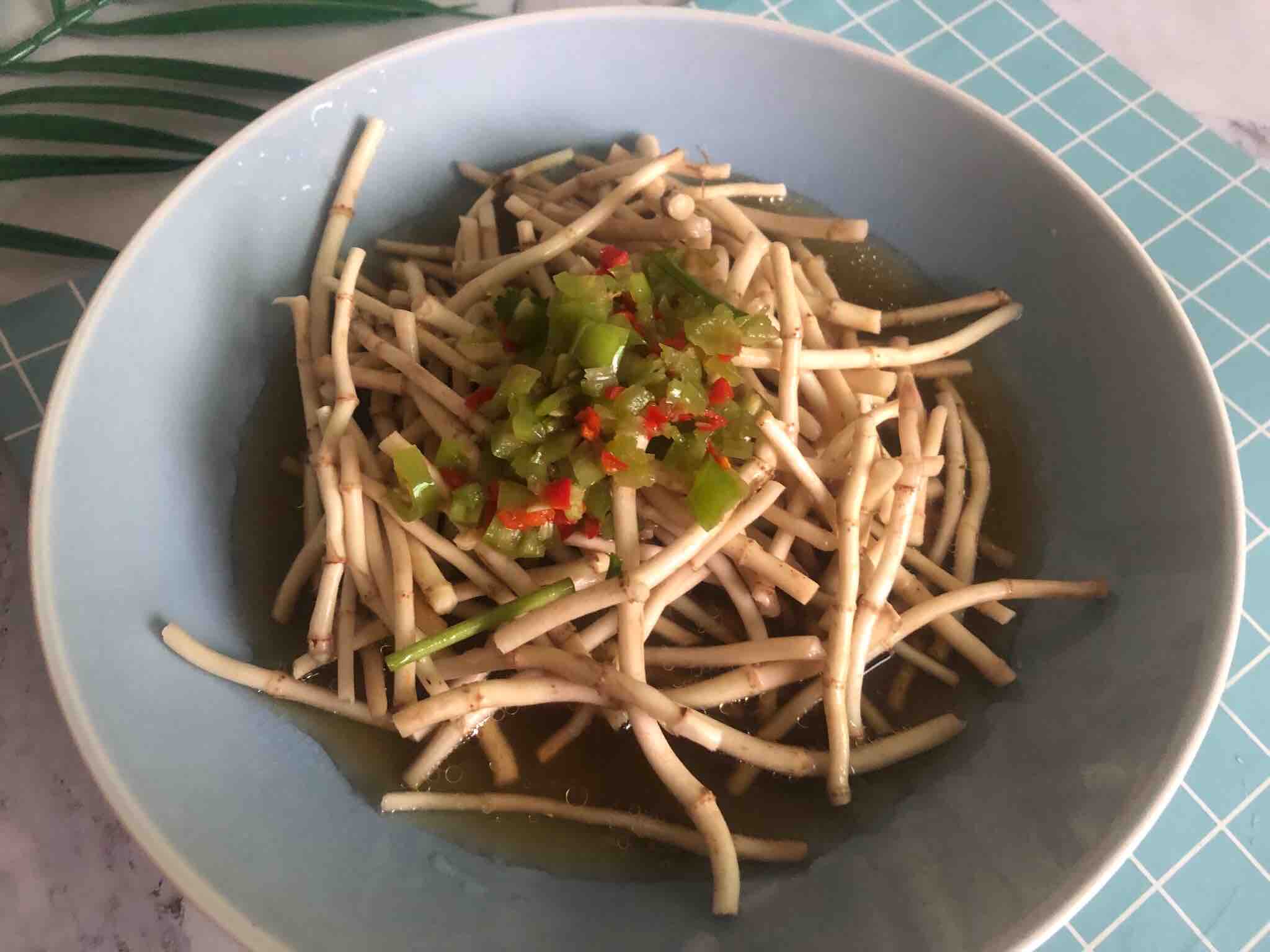 涼拌折耳根的做法-家常味拌菜譜-易網(wǎng)健康養(yǎng)生網(wǎng) 涼拌折耳根的做法-家常味拌菜譜