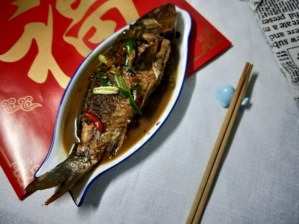 紅燒鯉魚的做法-咸鮮味燒菜譜-易網健康養生網 紅燒鯉魚的做法-咸鮮味燒菜譜