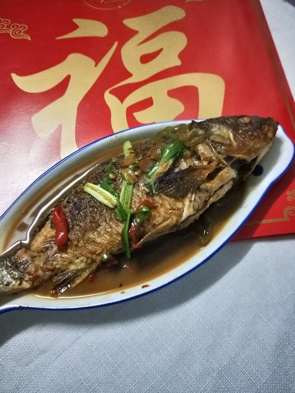 紅燒鯉魚的做法-咸鮮味燒菜譜-易網健康養生網 紅燒鯉魚的做法-咸鮮味燒菜譜