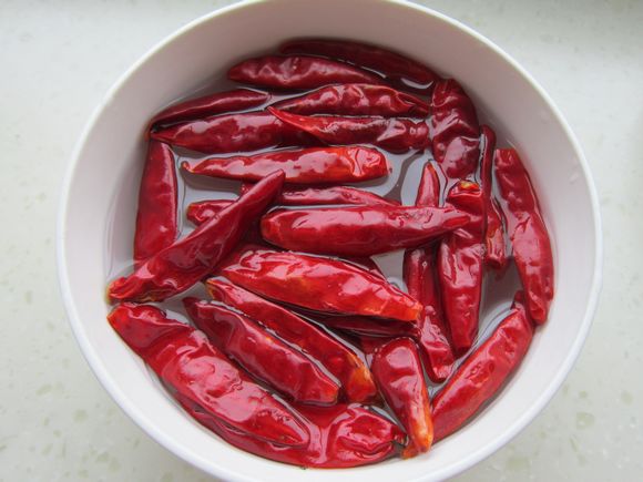 大盤雞火鍋的做法-家常味燉菜譜-易網(wǎng)健康養(yǎng)生網(wǎng) 大盤雞火鍋的做法-家常味燉菜譜