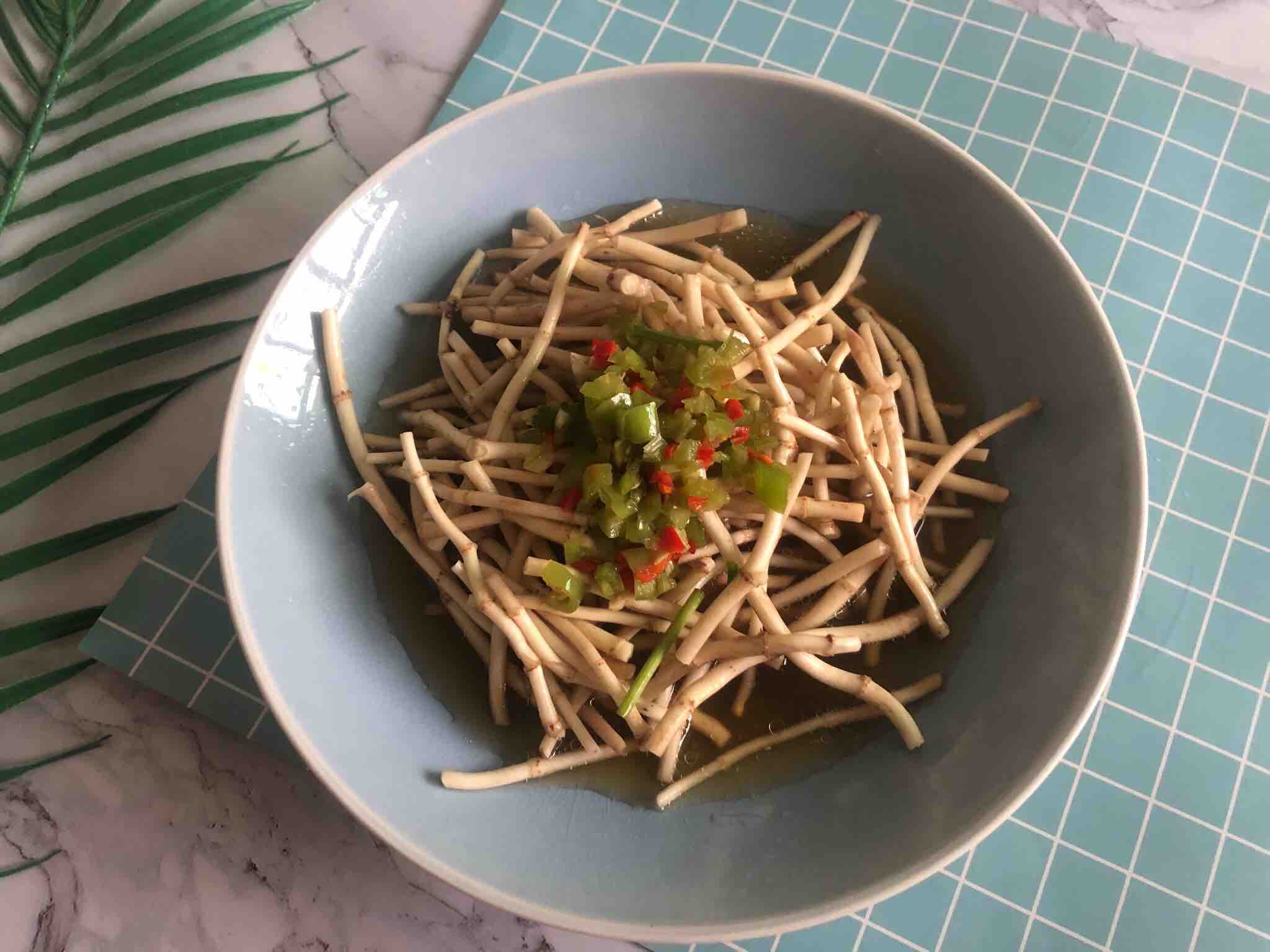 涼拌折耳根的做法-家常味拌菜譜-易網(wǎng)健康養(yǎng)生網(wǎng) 涼拌折耳根的做法-家常味拌菜譜