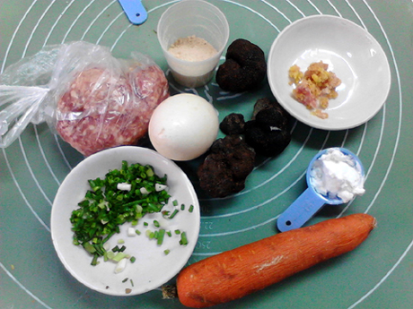 清蒸松露肉丸的做法-咸鮮味蒸菜譜-易網(wǎng)<a href=http://m.aoa7937.com/ target=_blank class=infotextkey>健康養(yǎng)生</a>網(wǎng) 清蒸松露肉丸的做法-咸鮮味蒸菜譜