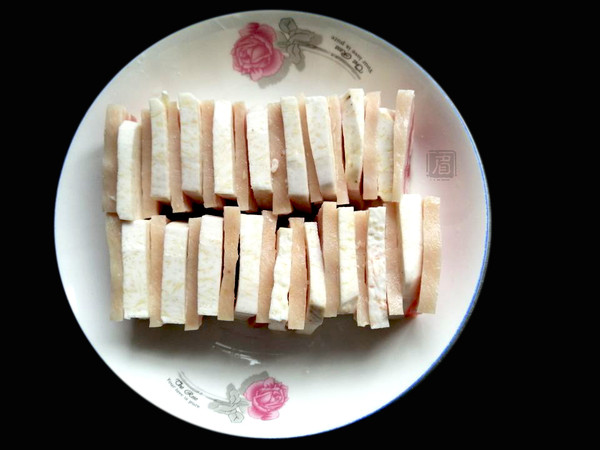 咸肉蒸芋頭的做法-咸鮮味蒸菜譜-易網健康養生網 咸肉蒸芋頭的做法-咸鮮味蒸菜譜