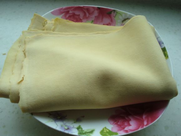 千張白菜亂燉的做法-家常味燉菜譜-易網<a href=http://m.aoa7937.com/ target=_blank class=infotextkey>健康養生</a>網 千張白菜亂燉的做法-家常味燉菜譜