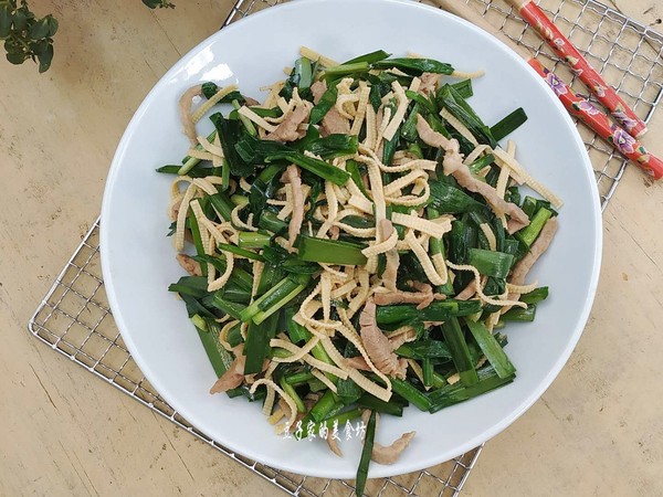 炒肉絲韭菜的做法-咸鮮味炒菜譜-易網健康養生網 炒肉絲韭菜的做法-咸鮮味炒菜譜