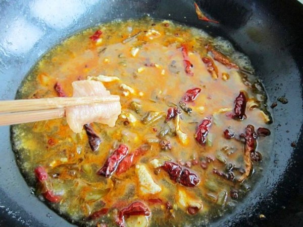 香辣酸菜肉片的做法-香辣味煮菜譜-易網(wǎng)健康養(yǎng)生網(wǎng) 香辣酸菜肉片的做法-香辣味煮菜譜