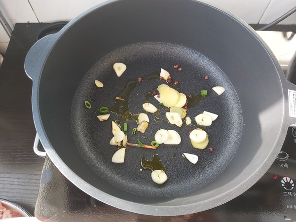紅燒排骨燉土豆的做法-家常味燉菜譜