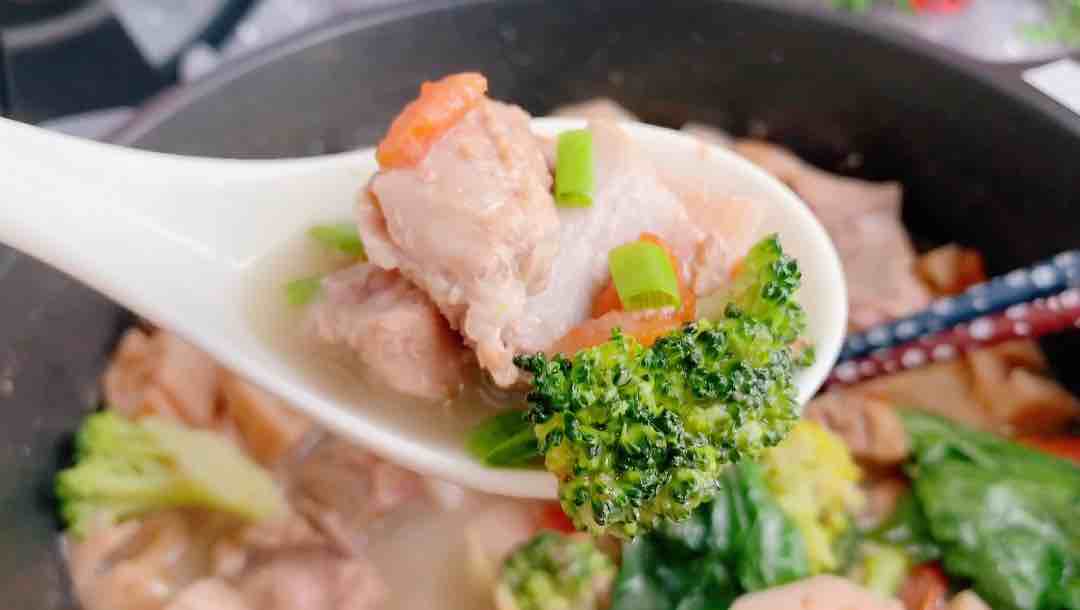 蓮藕燉排骨的做法-家常味燉菜譜