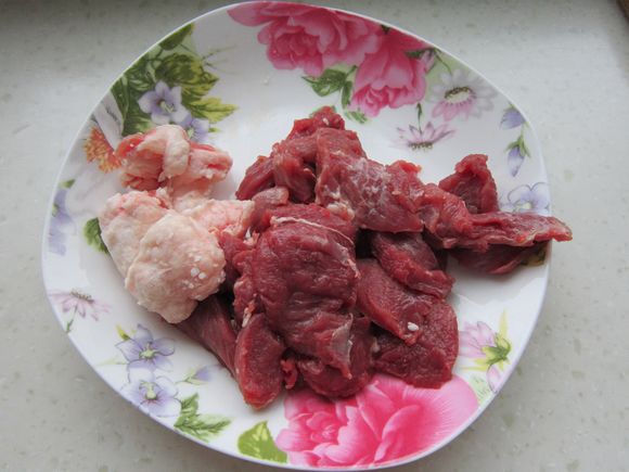烤羊肉串的做法-香辣味烤菜譜-易網(wǎng)健康養(yǎng)生網(wǎng) 烤羊肉串的做法-香辣味烤菜譜