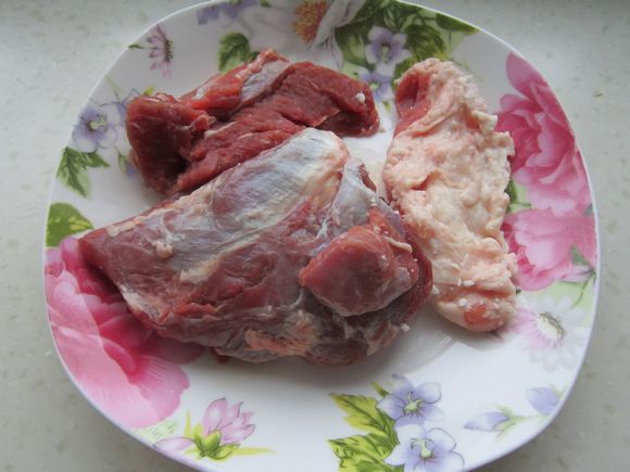 烤羊肉串的做法-香辣味烤菜譜-易網(wǎng)<a href=http://m.aoa7937.com/ target=_blank class=infotextkey>健康養(yǎng)生</a>網(wǎng) 烤羊肉串的做法-香辣味烤菜譜